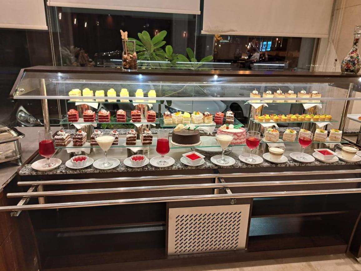 Naviti Warwick Al Khobar Hotel Exterior foto